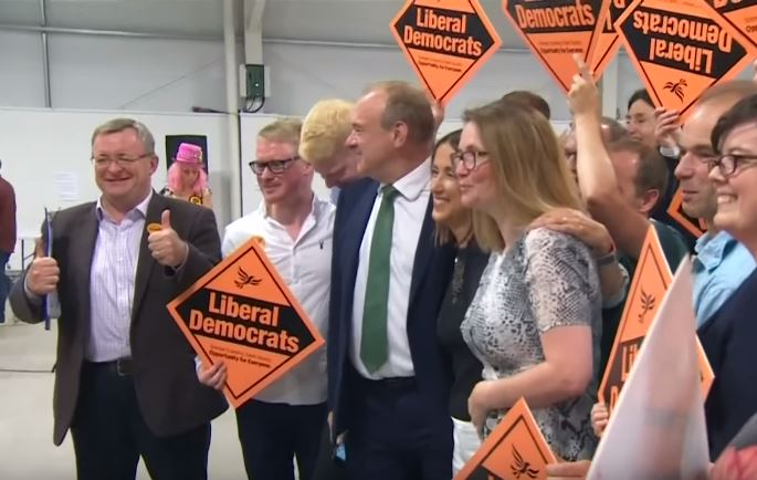 Elecciones parciales de Brecon y Radnorshire: victoria de los Liberal Demócratas