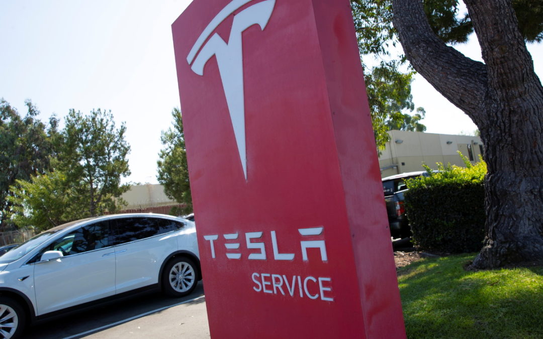 Tesla planea producir cargadores para coches eléctricos en China